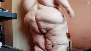 Doughbellygirl - A good shower feeling great I just need someone to
