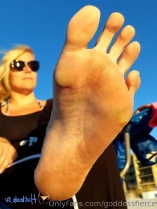 Goddessfierce - Sweaty slightly sandy soles