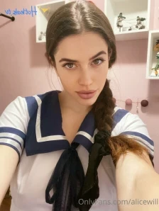 Alicewill - LIVESTREAM Now heres the idea i want to do livestream on