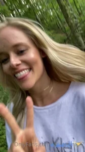 Laurenann77 - Feel free enough to express the real you 