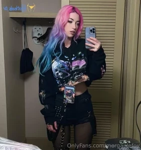 Morganlefoy - Since you liked this swimsuit so much I took a little