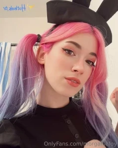 Morganlefoy - A rare bikini video was just sent to your inboxes You ll