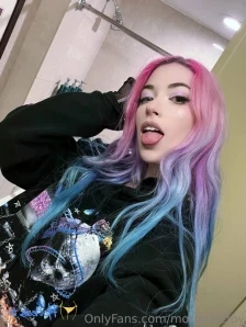 Morganlefoy - jeanwanwanfree let me borrow some of her workout clothes