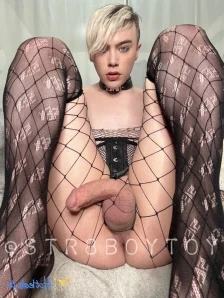 Str8boytoy - you should be worshipping me What s your favourite pic