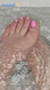 Ladykaosfree - Look at my natural beautiful boobs and try to keep your 