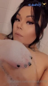 Emmabttrfly - Do you like the panties I chose for today