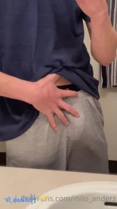 Milo_anderz - Holy shit guys this new dildo had me on my hands and