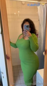 Liefloves - Baby bump update Half way