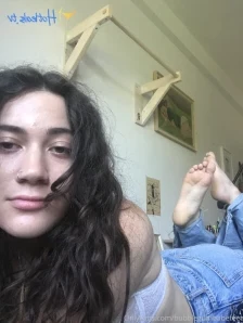 Bubblegumbabefeet - how can I smile when I need your money footboy