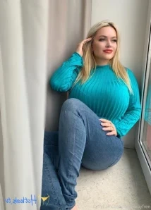 Olyriaroyfree - Sending you kisses from my bedroom my darlings Unlock