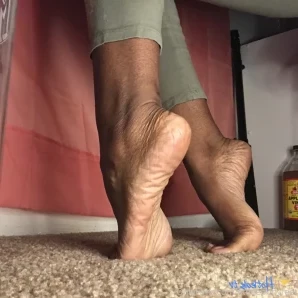 Littleebonyfeet - Now when I m done suck the juice off my feet