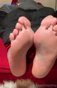 Sexysweetfeeta1 - Imagine if that was your banana being crushed