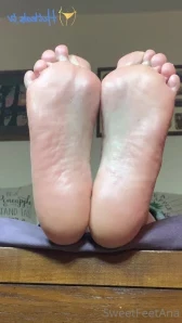 Sexysweetfeeta1 - The view of my massive soles above your face ready