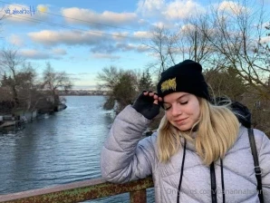 Bannannahanna - Wet drops of water are now dripping all over my body