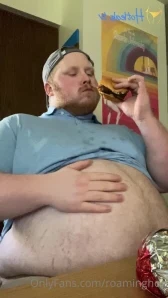 Roaminghog - Fat boy farts Get up close to my smelly hole and take a
