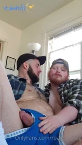 Roaminghog - Fat asses at the hot tub might of gotten some bubbly on