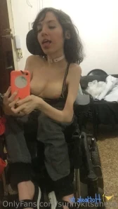 Sunnykitsunexo - Getting naked xd