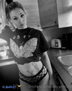 Baby-princess - Swip pour mes seins au soleil