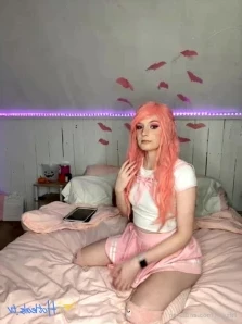 Wystri - can i sit in your lap