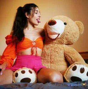 Emilia_magnificent - A girl with a big soul