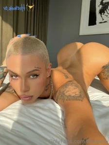 Destinicreams - Bad girl shit