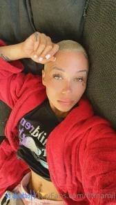 Destinicreams - if I go live this week will you tune in