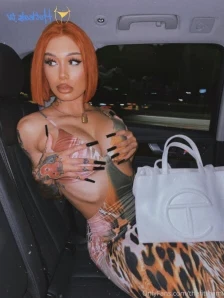 Destinicreams - Put your face in the middle