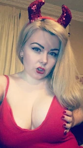 Curvydanni - Lockdown hair Let s cover me in cum so we can t see