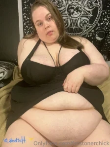 Fatstonerchick - Today s upload is up now Big Tit Exhibitionist