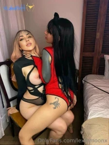 Lexiegreyx - Do you prefer tits or booty