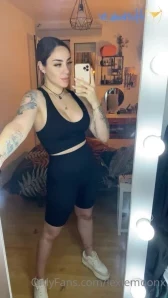 Lexiegreyx - Who wants to help me take off my dress