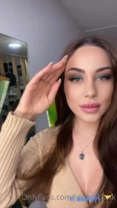 Lexiegreyx - What do you think I am watching
