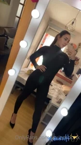 Lexiegreyx - I have a riddle for you darling what is wet tight and