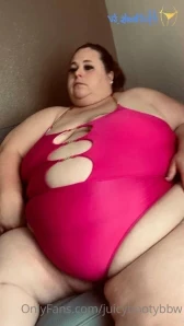 Juicybootybbw - Love these rolls what do you think