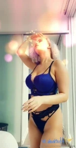 Missbellaromano - Onlyfans won t let me upload new content