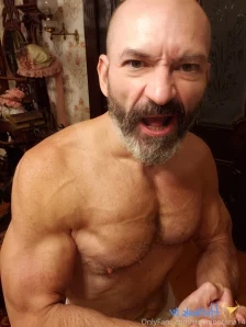 Troymontana14 - Drinks ready to be served