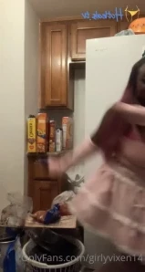 Girlyvixxxen - My pussy is way to tight for this 10 inch dildo