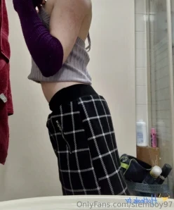 Sfemboy97 - Hey everyone sw33t_n1ghtm4r35 is live rn Dont know how