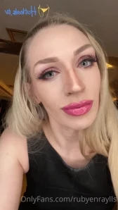 Rubyenraylls - janieblade likes to suck things for me