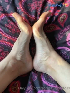 Gorgeouslongtoes - Happy TGIF The Goddess Is Filming a morning video