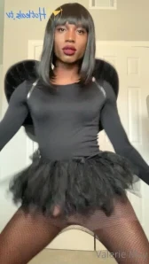 Itsvaleriemay - My mirror is kinda dirty but I still felt cute