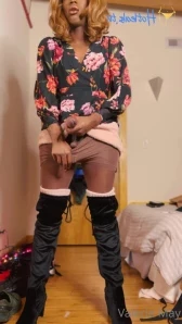 Itsvaleriemay - Hmmm what kinky shit are you into