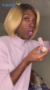 Itsvaleriemay - Just foolin around