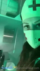 Viviennelamour - Take a seat and let me ask you a question