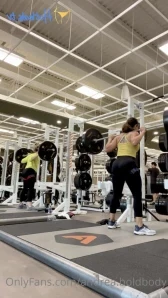 Andrea-boldbody - Going live tonight at 9p central time Vote below on