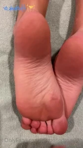 Myposedtoesvip - Cum watch my soles as I dangle my flip flops Imagine