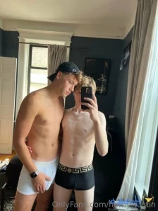 Justin_twinkk - Who loves uncut cock