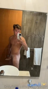 Justin_twinkk - Come stroke my cock till it busts