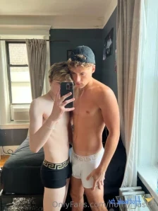 Justin_twinkk - Zero effort required for me to get hard