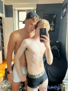 Justin_twinkk - Send me kisses